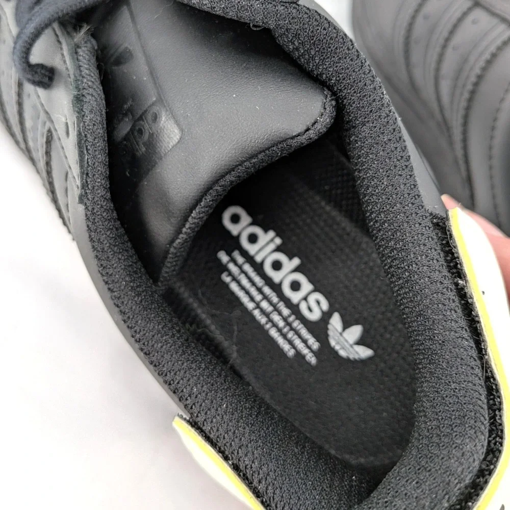 Adidas Superstar Sneakers Men's 5.5/Women's 7 Black Streetwear Classic‎ Glow
